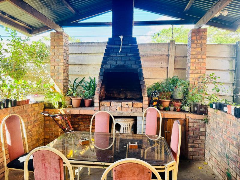 5 Bedroom Property for Sale in Grahamstown Eastern Cape